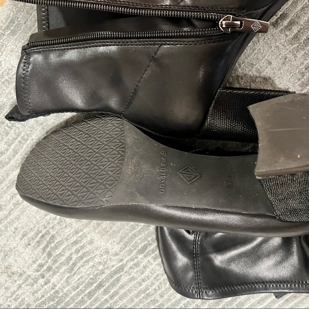 Donald Pliner Women’s Katie Black Boots Size 8.5 Leather - Picture 7 of 8